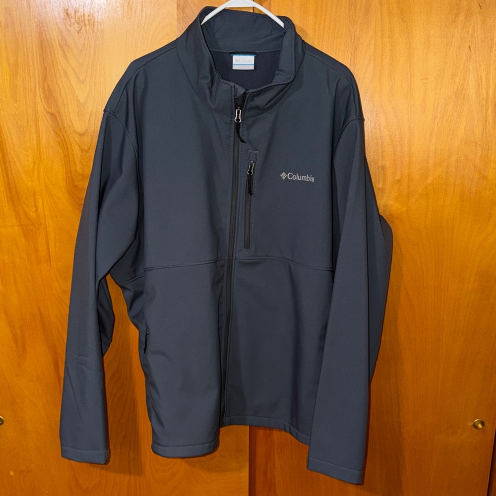 Columbia Men's Gray Softshell Jacket